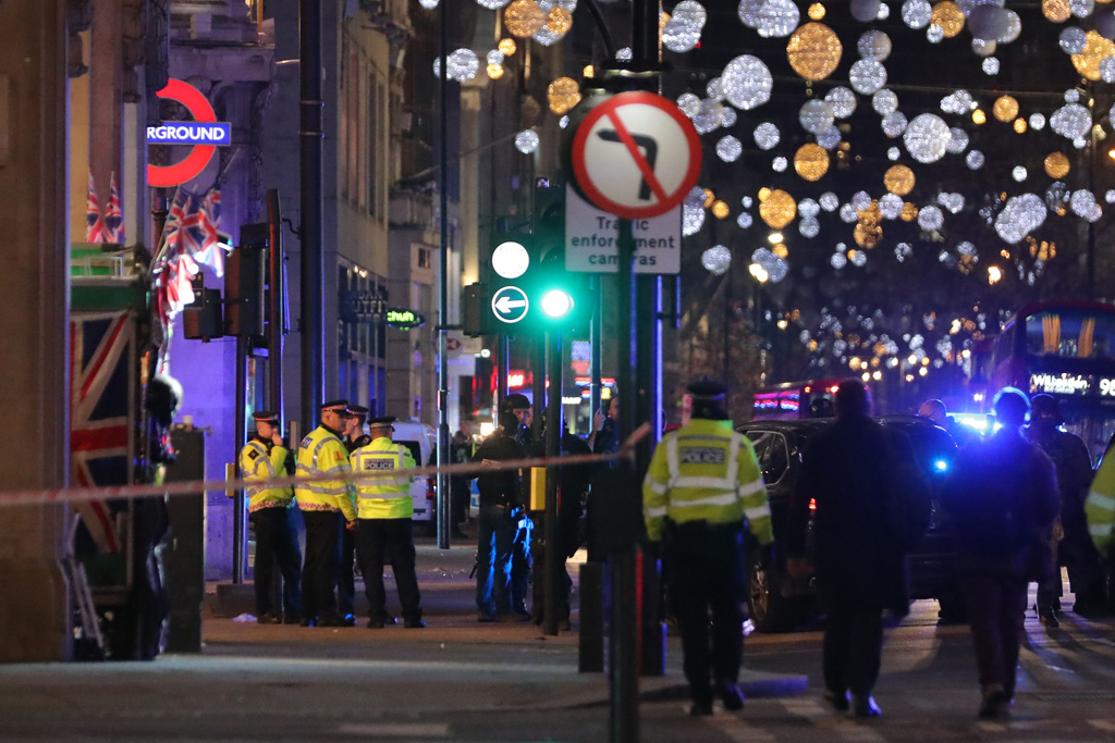 Zwischenfall an der U-Bahn-Station Oxford Circus: Polizei richtet Sicherheitsperimeter ein