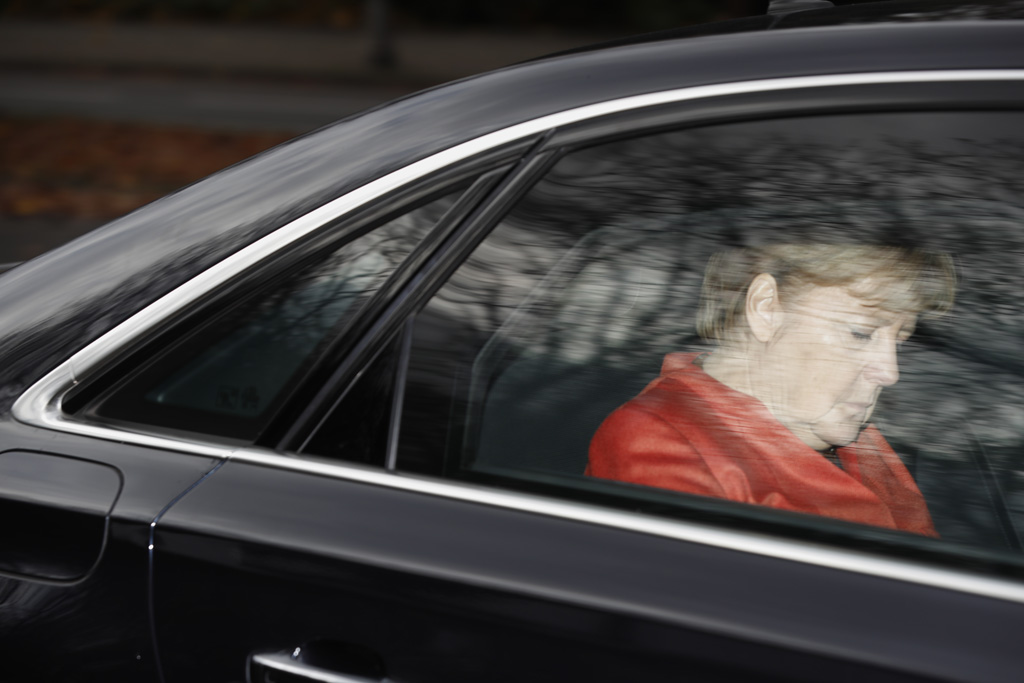 Kanzlerin Merkel im Auto