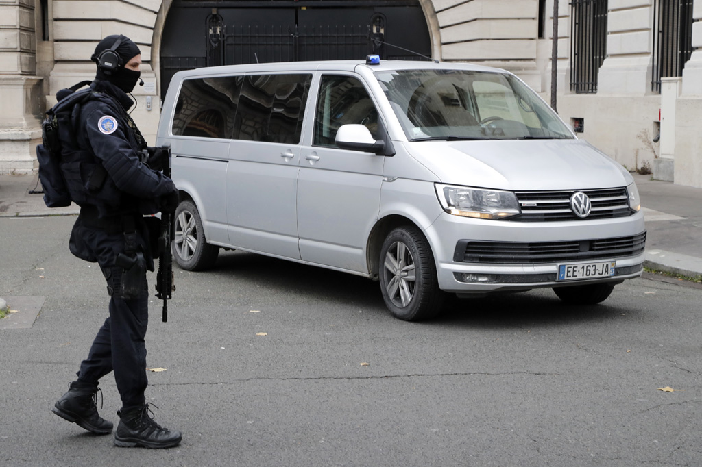 Mehdi Nemmouche wird zum Gericht gebracht (Bild: François Guillot/Belga)