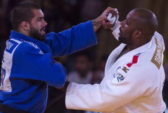 Toma Nikiforov im Kampf gegen Teddy Riner (11.11.2017)