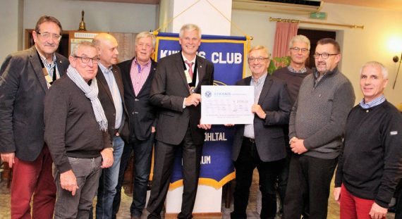 Scheckübergabe: Kiwanis Kelmis spenden 2.700 Euro