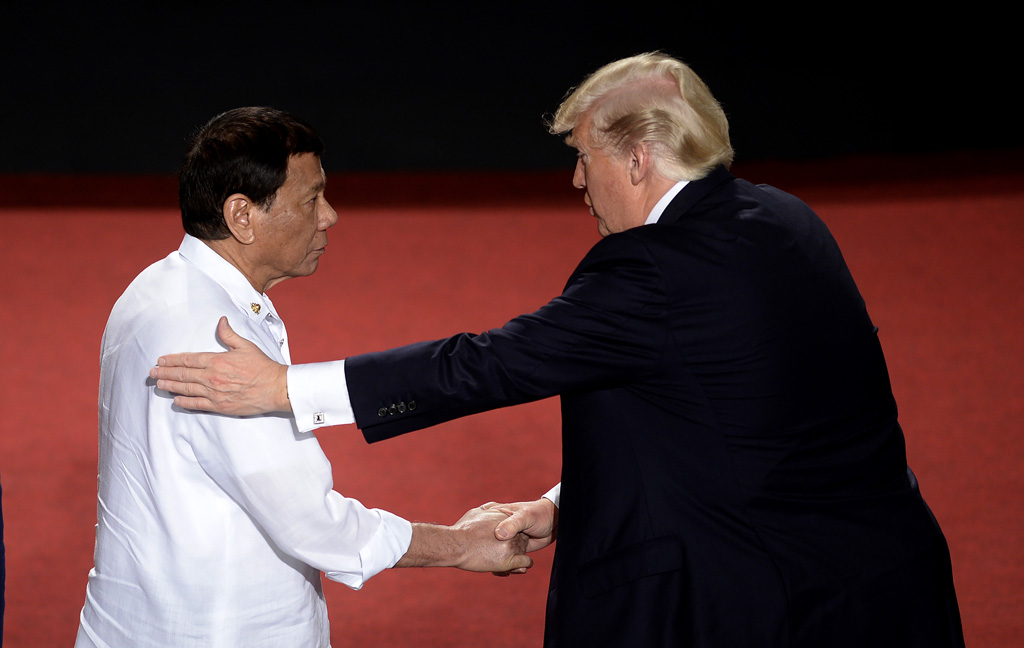 Der philippinische Präsident Rodrigo Duterte und sein US-Kollege Donald Trump (Foto: Noel Celis/AFP)