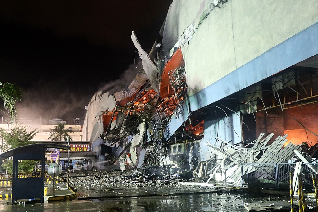 Brand in einem Einkaufszentrum auf den Philippinen