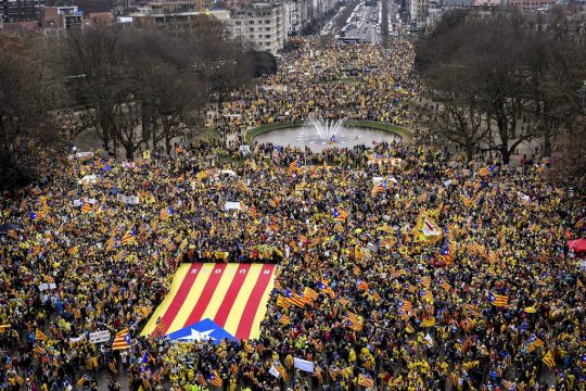 Demo von Katalanen am 7.12.2017 in Brüssel (Bild: Dirk Waem/BELGA)