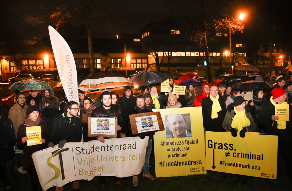 Demonstration am 14.12.2017 vor der iranischen Botschaft in Brüssel gegen das Todesurteil gegen Ahmadreza Djalali (Bild: Virginie Lefour/BELGA)
