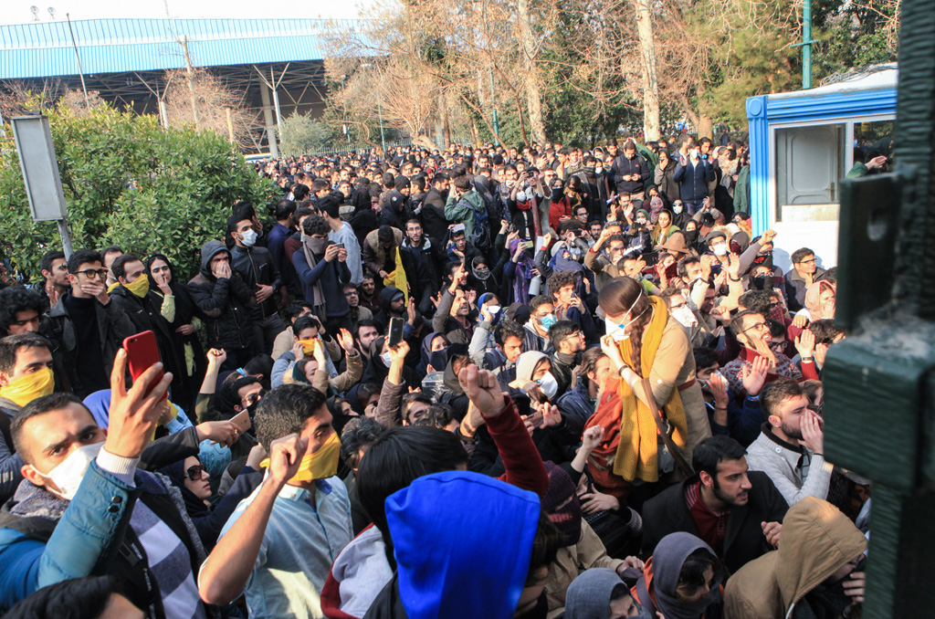 Protest an der Uni Teheran (Bild: AFP/STR)