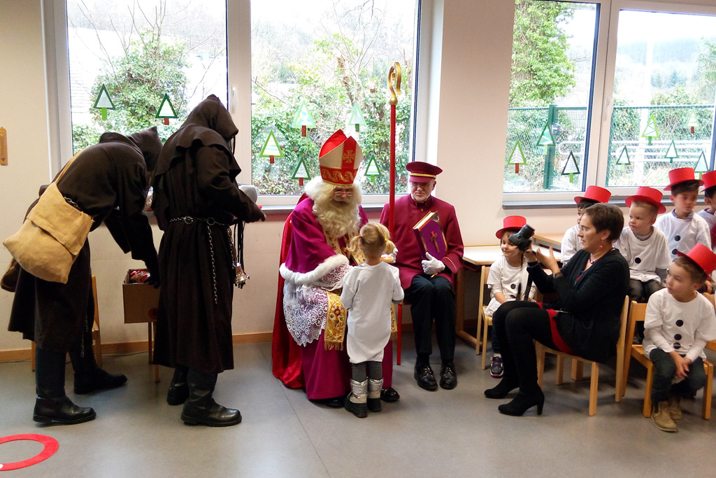 Der Nikolaus zu Besuch in der SGU Eupen (Bild: Manuel Zimmermann/BRF)
