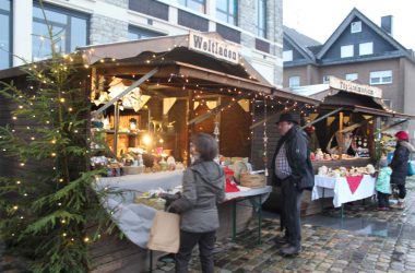 Weihnachtsmarkt Raeren im Jahr 2017 (Bild: Lena Orban/BRF)
