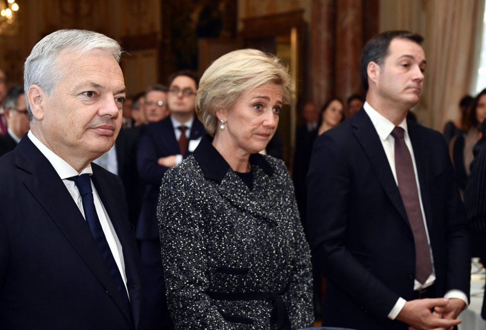 Vizepremier Didier Reynders, Prinzessin Astrid und Vizepremier Alexander De Croo beim Auftakt der diplomatischen Tage im Egmont-Palast (Bild: Eric Lalmand/BELGA)