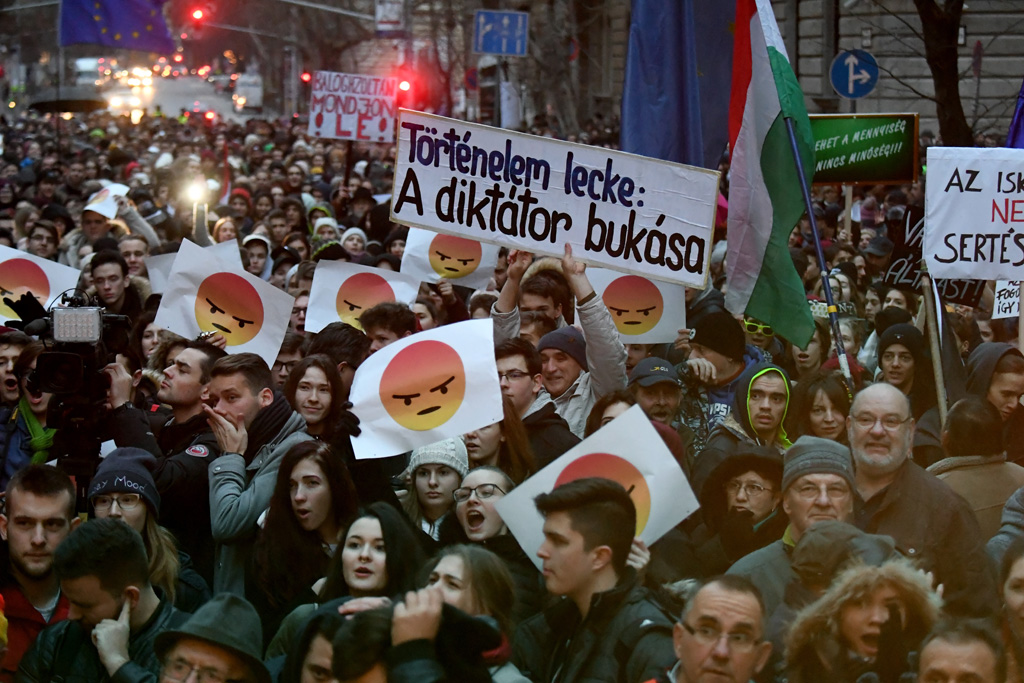 Ungarn: Schüler fordern besseres Bildungssystem