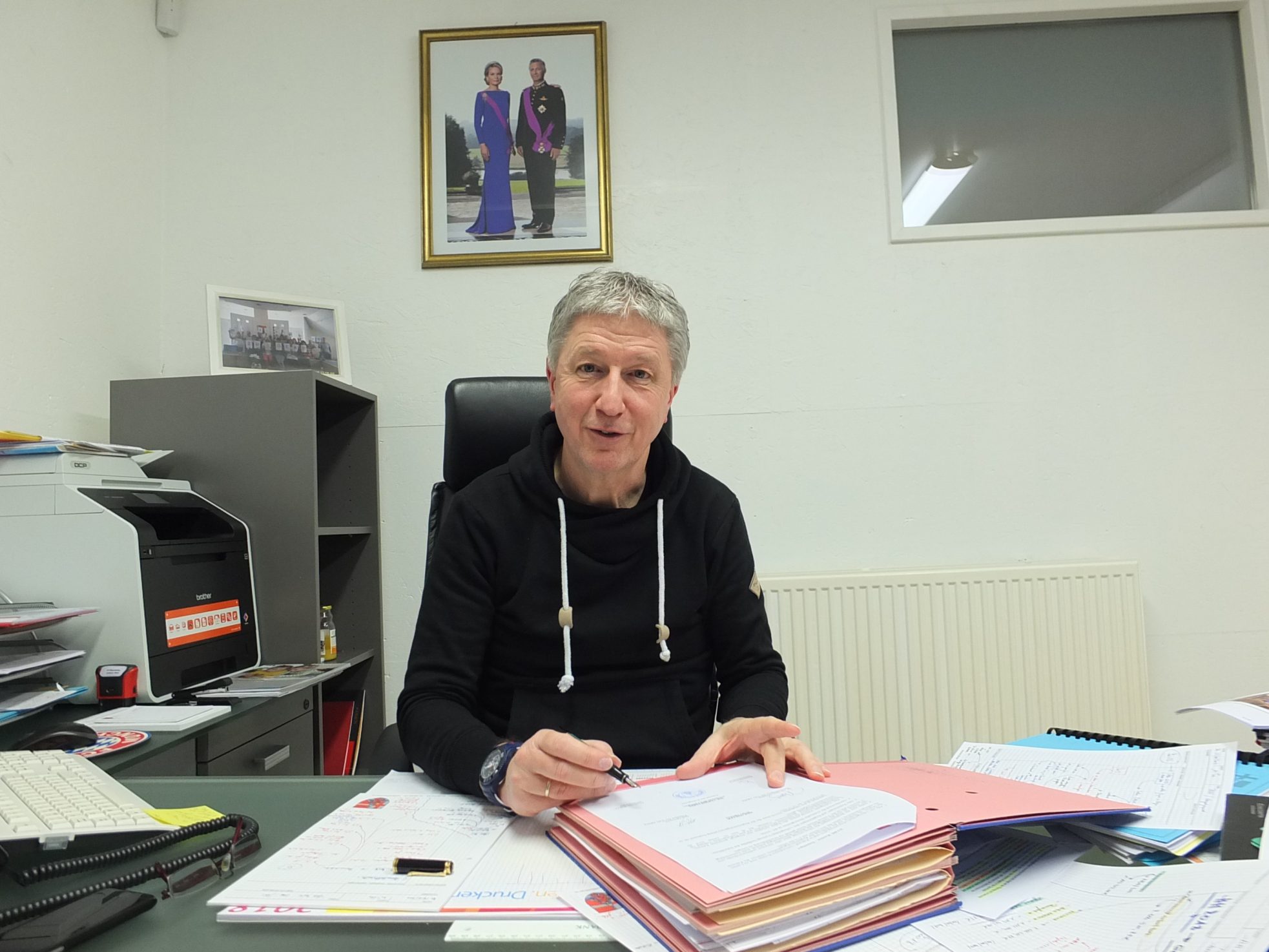 Bürgermeister Friedhelm Wirtz in seinem Büro im Büllinger "Ersatzrathaus"