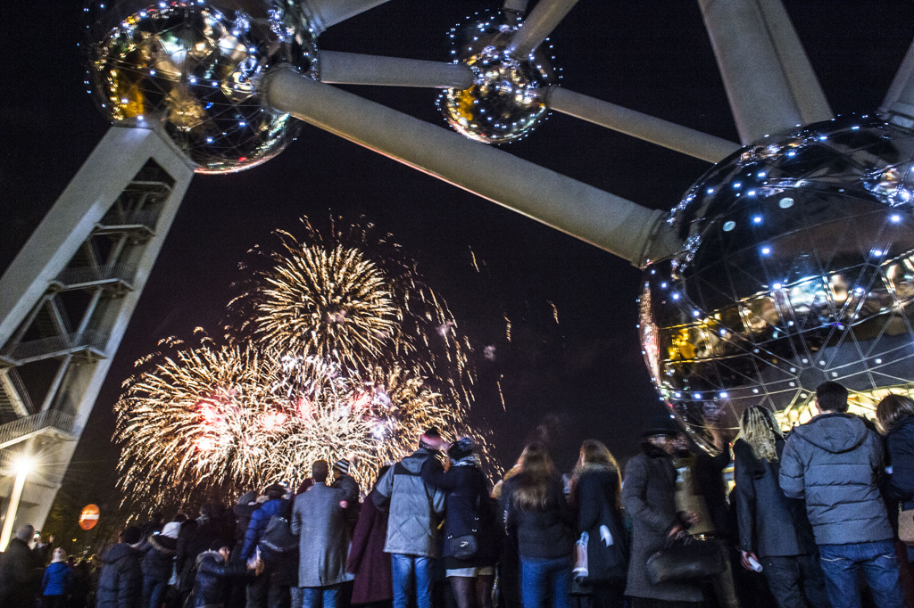 Neujahr 2018: Feuerwerk am Brüsseler Atomium
