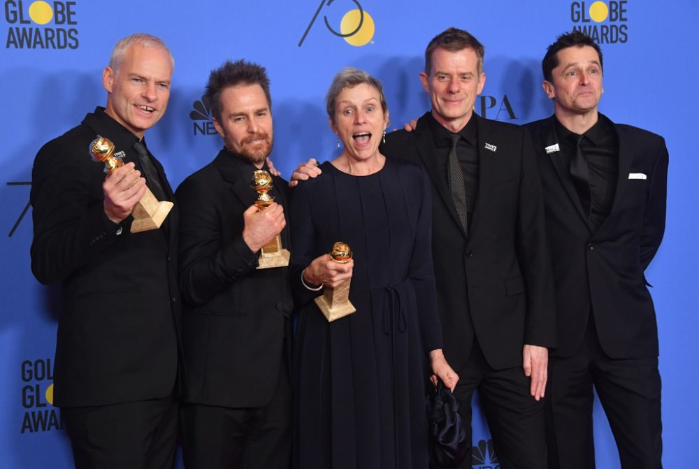 Golden Globes: "Three Billboards Outside Ebbing" räumt ab - Martin McDonagh, Sam Rockwell, Frances McDormand, Graham Broadbent und Peter Czernin (Bild: Frederic J. Brown/AFP)