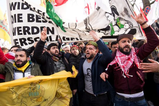 Kurden-Demonstration am 27.1.2018 in Köln (Bild: Marius Becker/DPA/AFP)