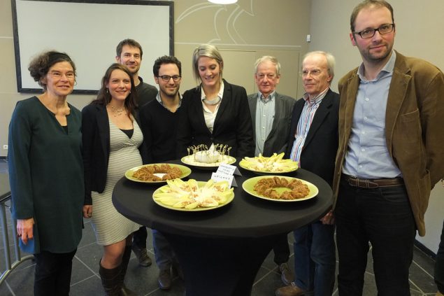 Hersteller regionaler Produkte zusammen mit Vertretern der Stadt Malmedy und der Vereinigung "J'aime Entreprendre" (Bild: Stephan Pesch/BRF)