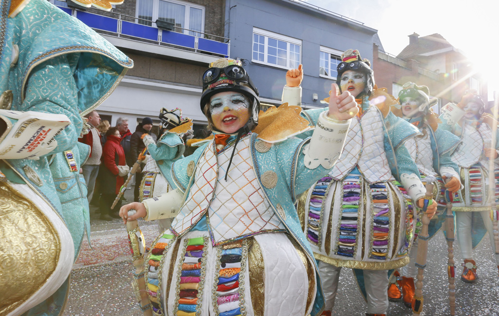 Auch in Aalst wurde am Sonntag Karneval gefeiert (Bild: Xinhua Ye Pingfa/BELGA)