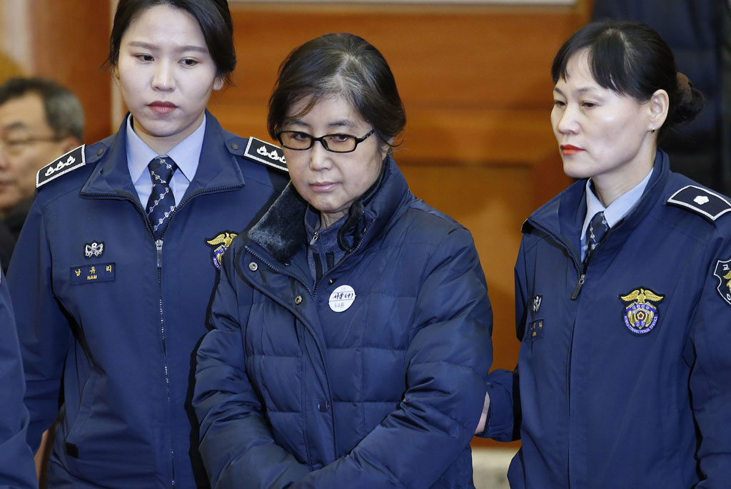 Choi Soon Sil vor Gericht