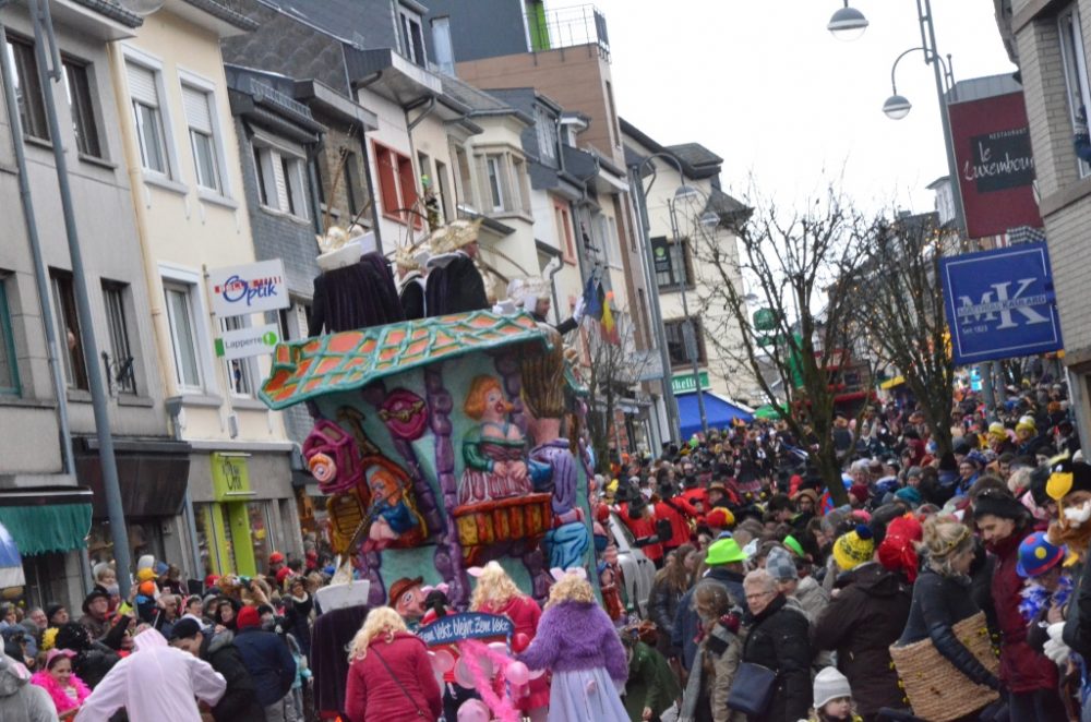 Karnevalszug in St. Vith (Bild: Alfons Henkes/BRF)