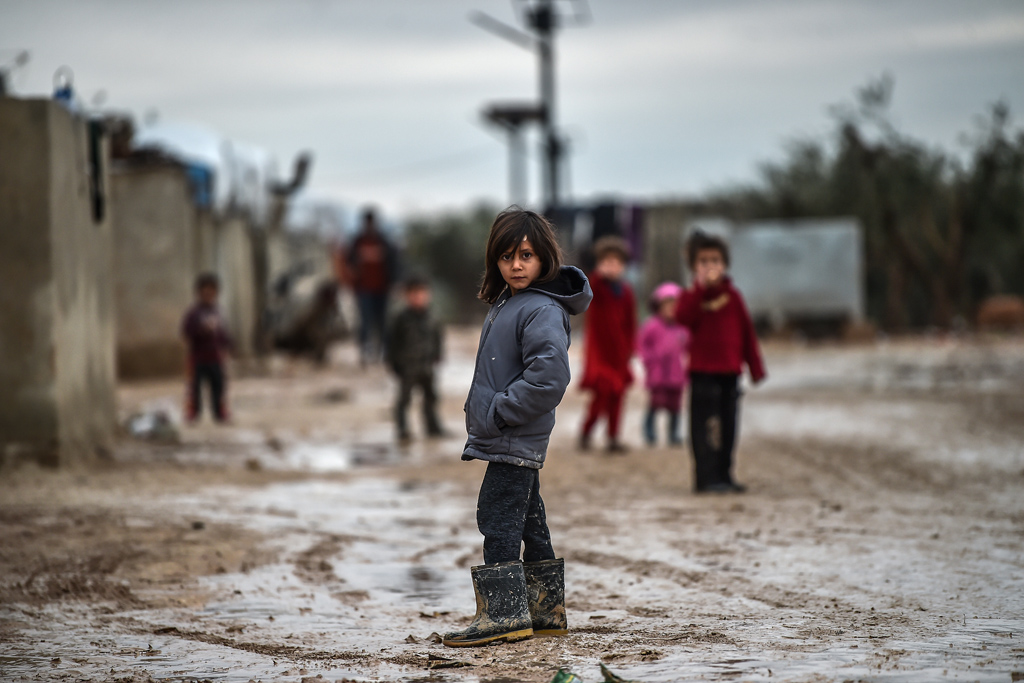 Syrische Kinder in einem Flüchtlingscamp