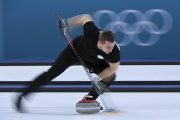Der russische Curler Alexander Kruschelnizki bei den Olympischen Winterspielen in Pyeongchang
