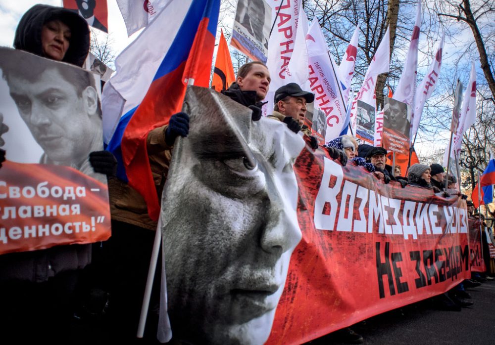 Demo erinnert an getöteten russischen Reformpolitiker Nemzow (Bild: Yuri Kadobnow/AFP)