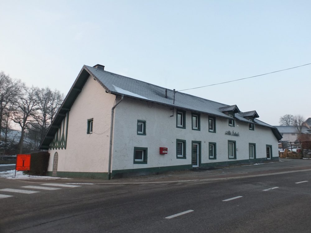 Die alte Schule in Deidenberg (Bild: Stephan Pesch/BRF)