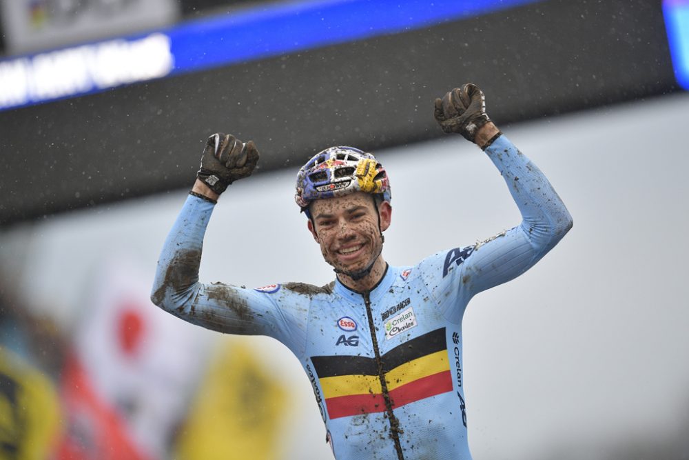 WM-Hattrick für Wout van Aert (Bild: Yorick Jansens/Belga)