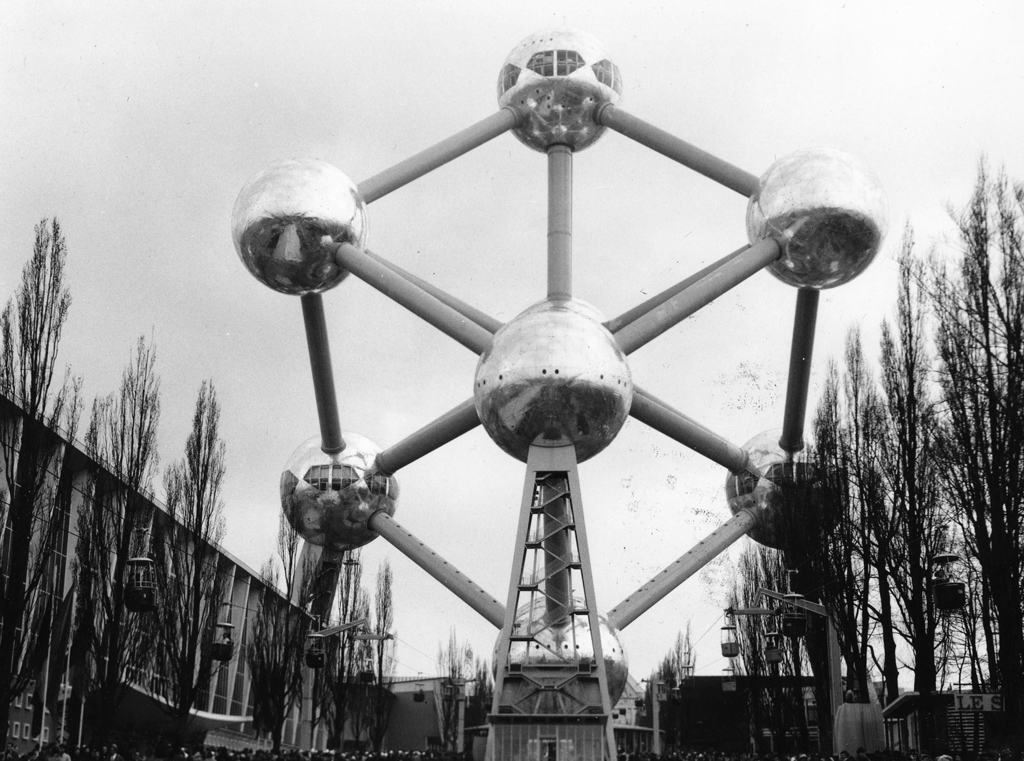 Das Brüsseler Atomium kurz nach der Fertigstellung im April 1958 (Archivbild: Belga)