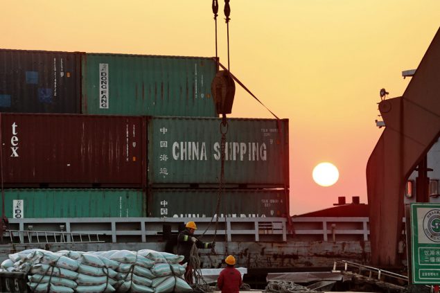 Container in chinesischem Hafen