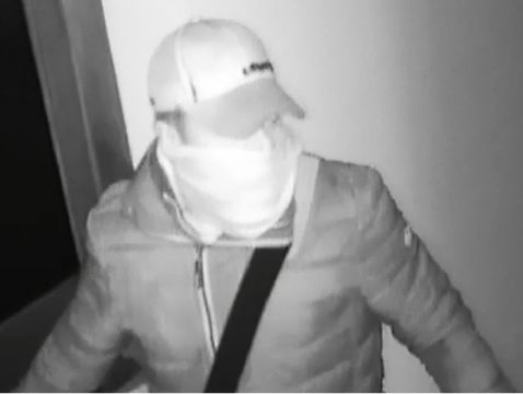 Einbruch ins Jünglingshaus: Aufnahmen der Überwachungskamera