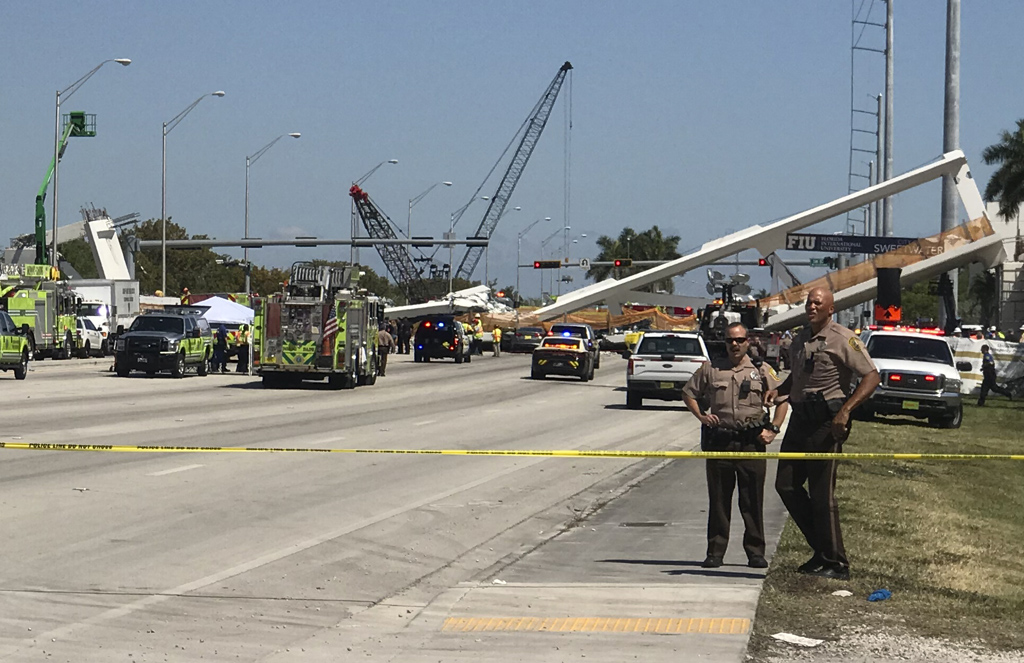 Eingestürzte Brücke in Florida