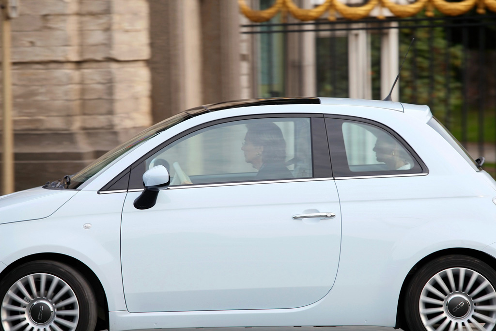 Studie: Frauen sind die besseren Autofahrer (Bild: Bas Bogaerts/BELGA)