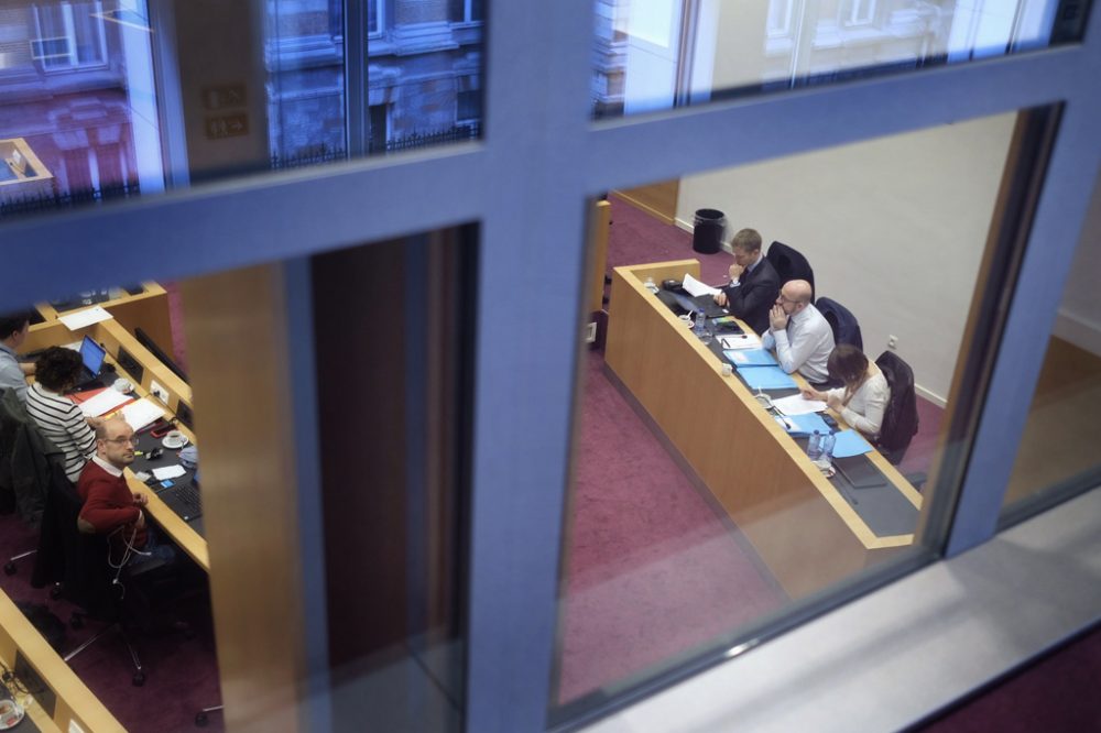 Das Kernkabinett bei den Beratungen am Dienstag in Brüssel (Bild: Eric Lalmand/Belga)