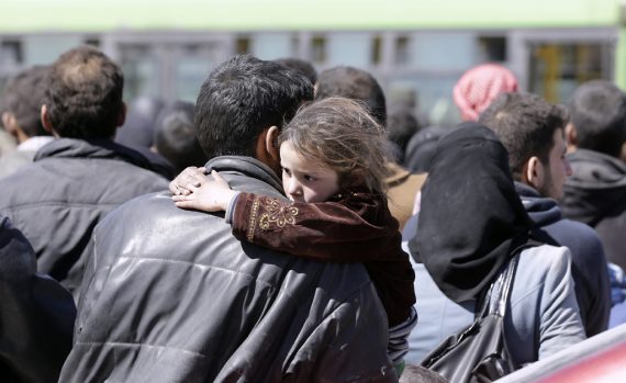 Syrische Zivilisten verlassen Ost-Ghuta (Bild: Louai Beshara/AFP)