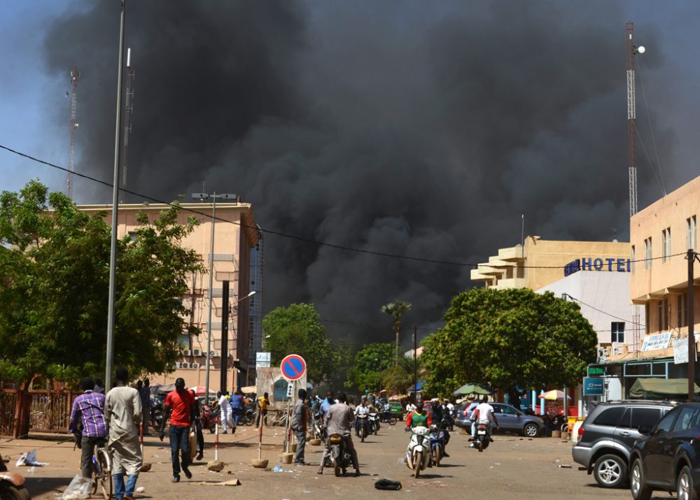 Schwarzer Rauch über Ouagadougou