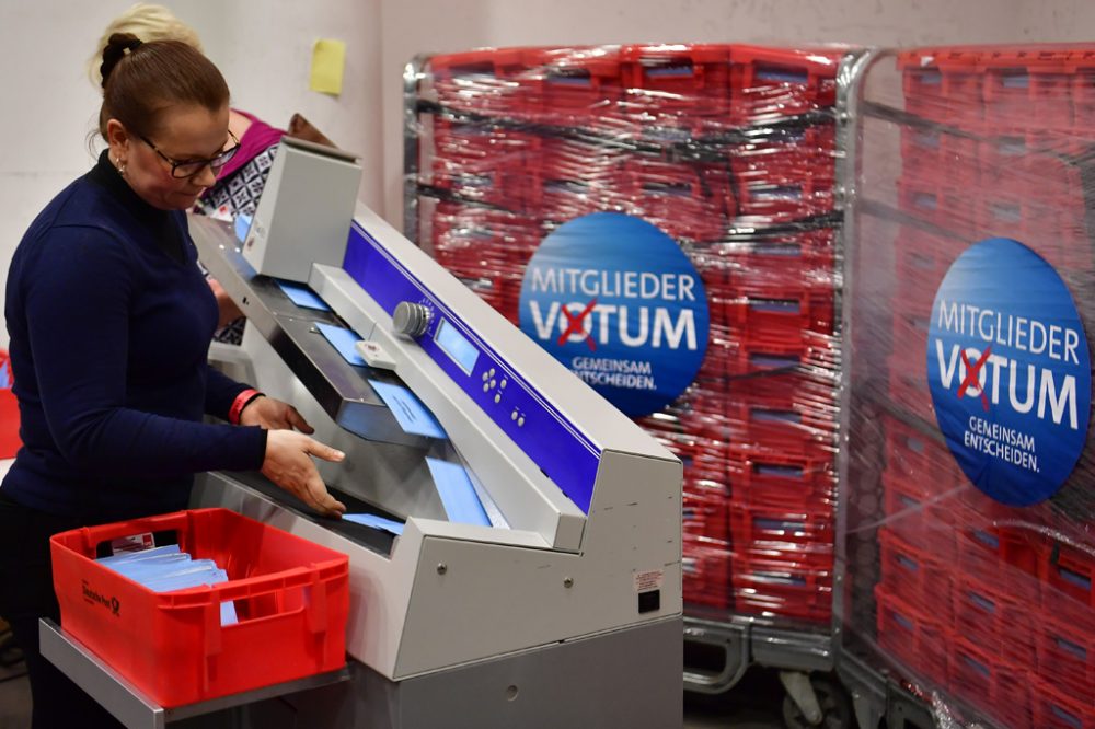 SPD-Mitglieder stimmen über GroKo ab (Bild: John MacDougall/AFP)