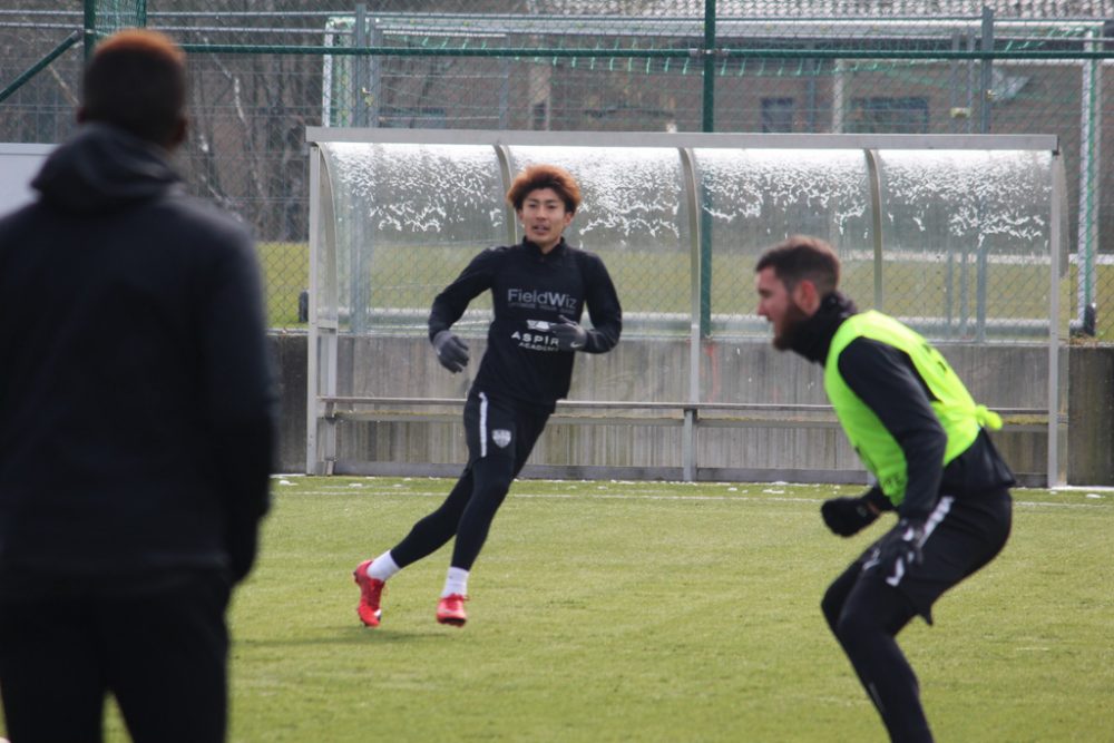 Yuta Toyokawa beim Training der AS Eupen (20.3.) - Bild: Christophe Ramjoie/BRF