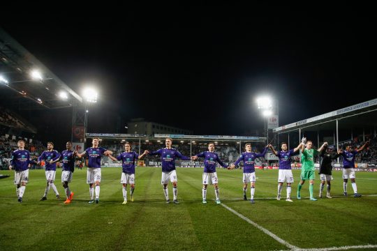 Die Spieler von Anderlecht nach dem Sieg gegen Charleroi (6.4.2018)