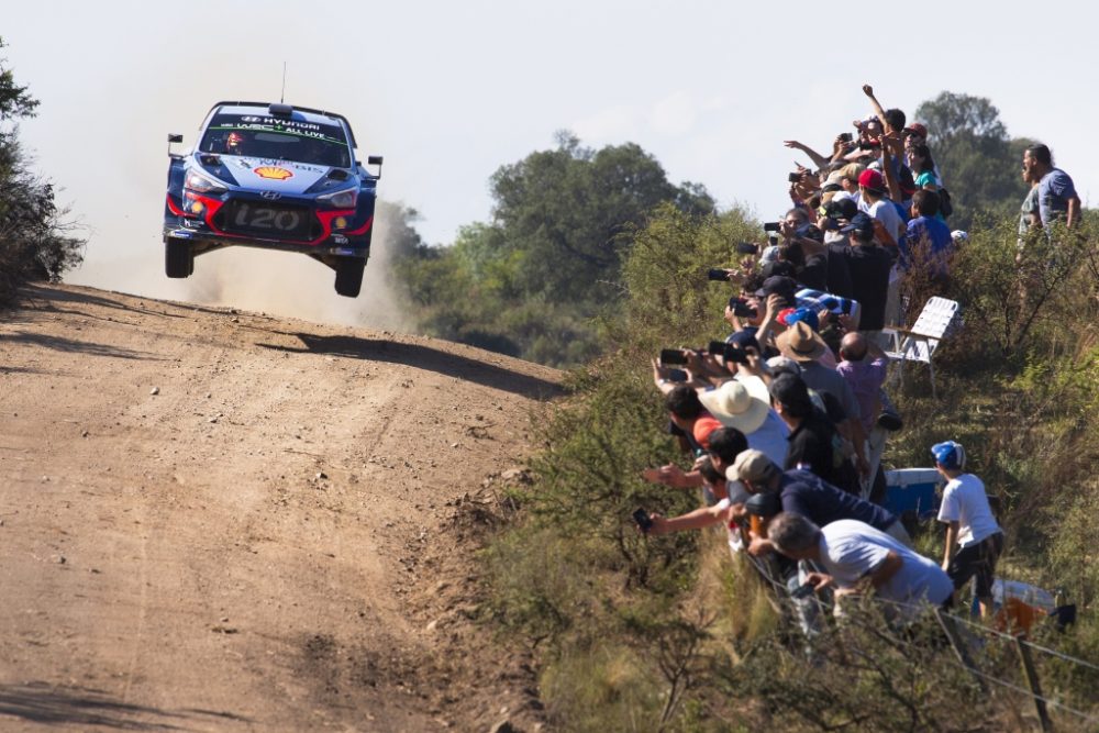 Thierry Neuville und Nicolas Gilsoul im Hyundai i20 Coupé WRC bei der Rallye Argentinien (Bild: Helena El Mokni/Hyundai Motorsport)