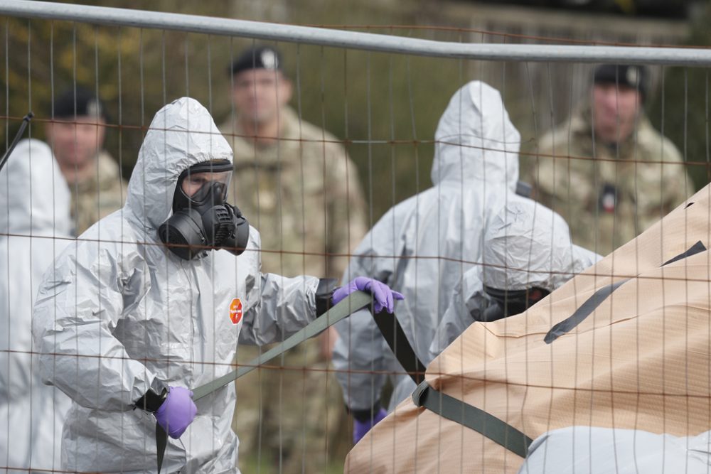 Spezialisten sichern den Anschlagsort in Salisbury