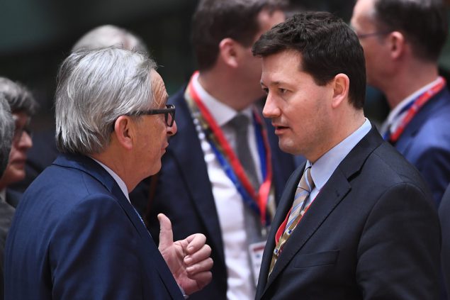 Jean-Claude Juncker und Martin Selmayr (Bild: Emmanuel Dunand/AFP)