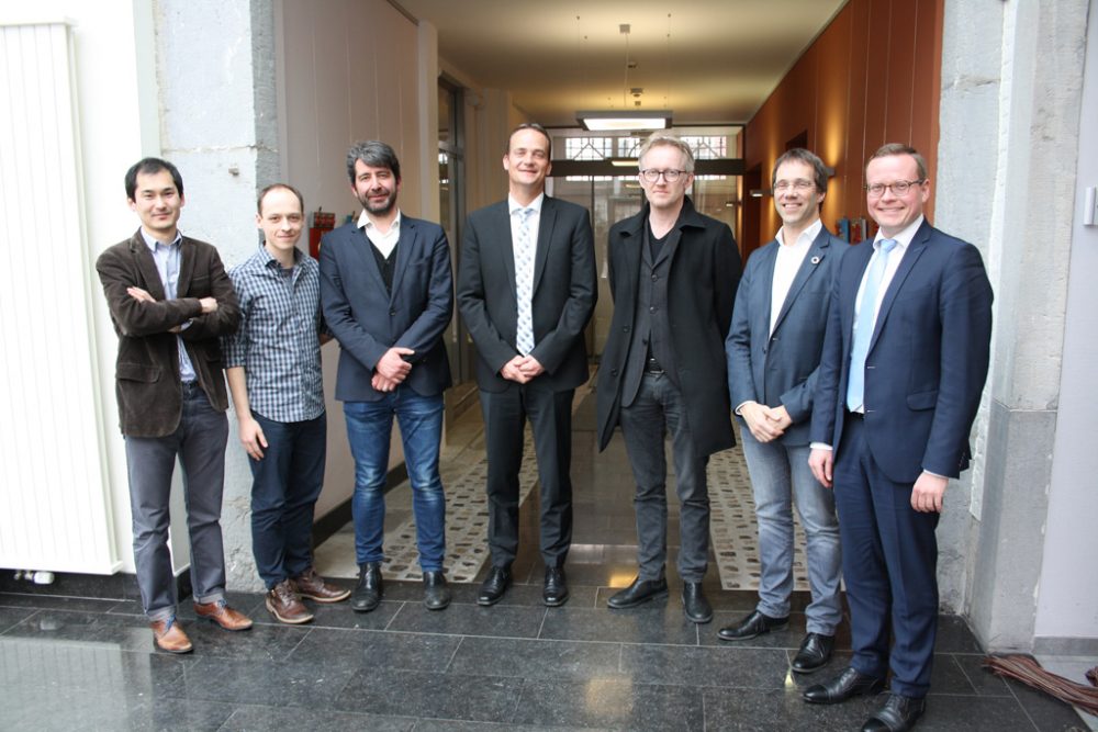 Min Reuchamps, Christoph Niessen, Yves Dejaeghere, Oliver Paasch, David Van Reybrouck, Benoît Derenne und Alexander Miesen (Bild: PDG)