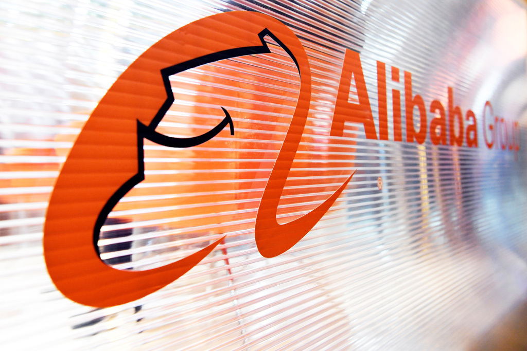 Logo des chinesischen Elektronik-Handelsriesen Alibaba am 24.5.2018 in Paris (Archivbild: Alain Jocard/AFP)