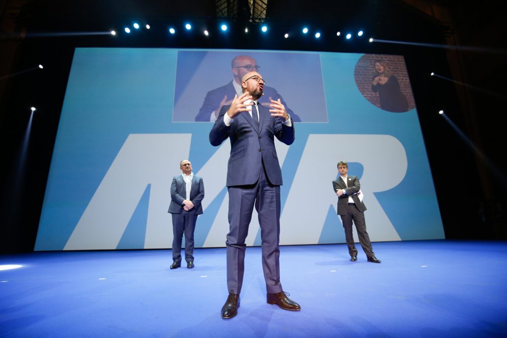 Willy Borsus, Charles Michel und Olivier Chastel bei der MR-Veranstaltung zum 1. Mai in Court-Saint-Etienne (Bild: Bruno Fahy/Belga)