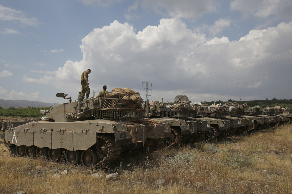 Israelische Panzer auf den Golanhöhen an der Grenze zu Syrien