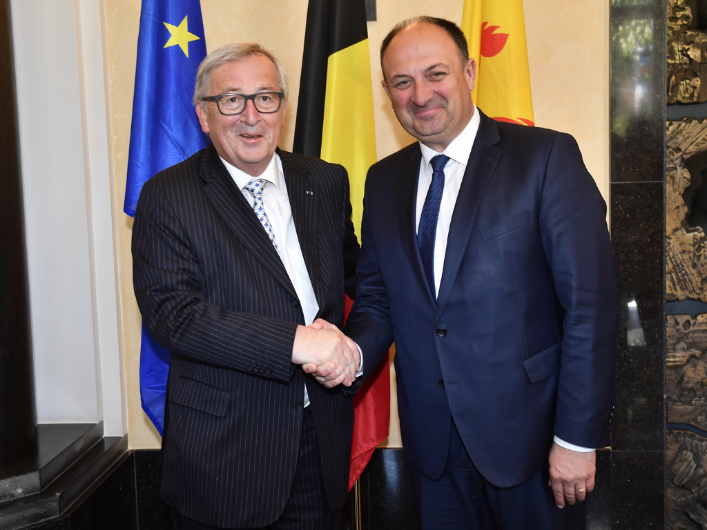 EU-Kommissionspräsident Jean-Claude Juncker und der wallonische Ministerpräsident Willy Borsus (Bild: Eric Lalmand/Belga)