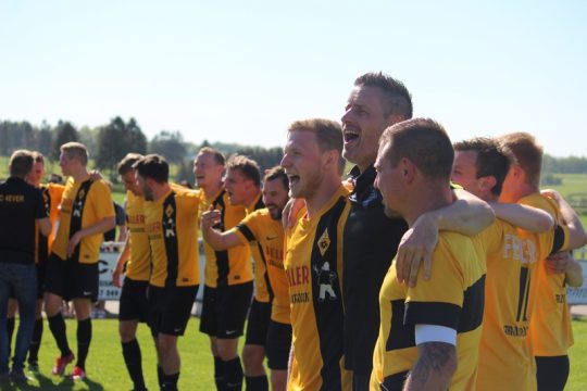 KFC Weywertz steigt auf (Bild: Marvin Schmitz/BRF)