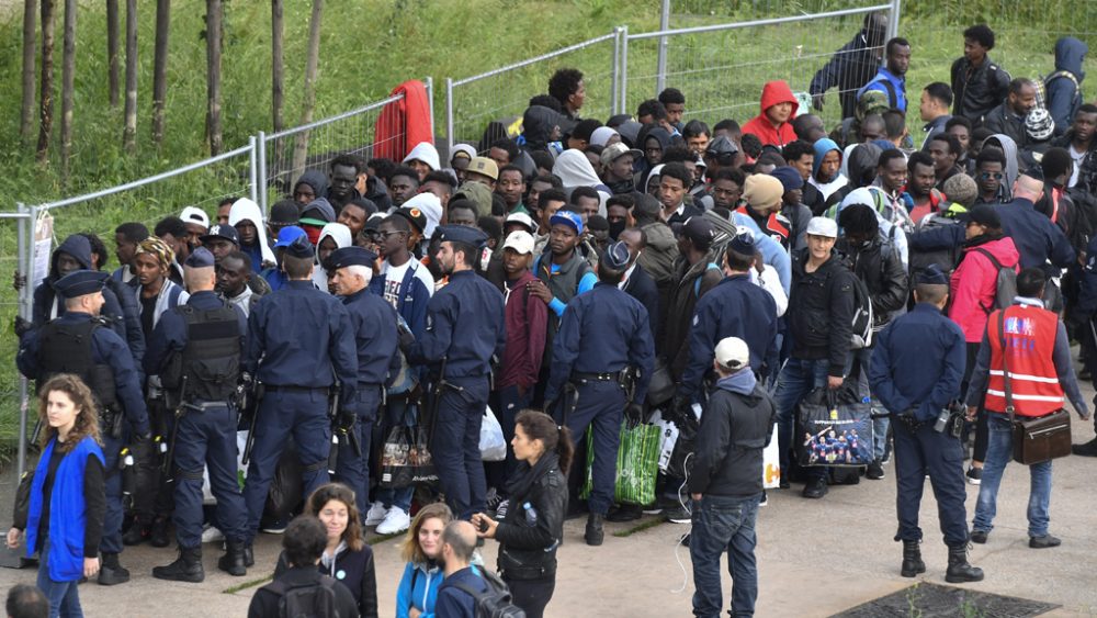 Die französische Polizei räumt ein Migrantenlager bei Paris (30. Mai 2018)