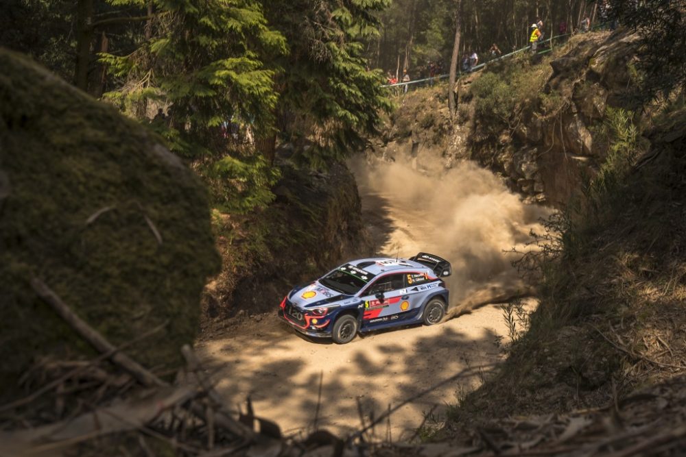 Thierry Neuville und Nicolas Gilsoul im Hyundai i20 Coupé WRC bei der Rallye Portugal (Bild: Austral/Hyundai Motorsport GmbH)