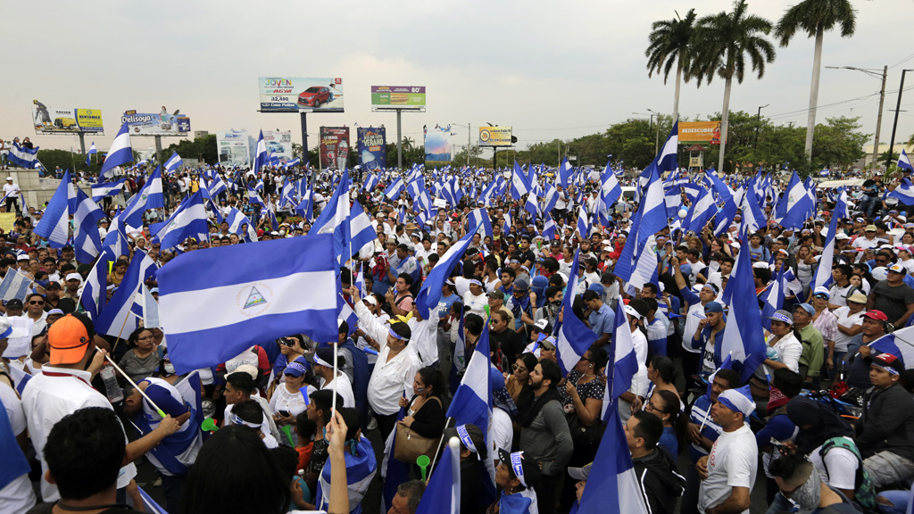 Zehntausende Menschen demonstrieren für Demokratie in Nicaragua